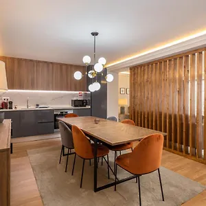 https://fanqueiros-96-balcony-over-lisbon.hotels-lisbon-portugal.com